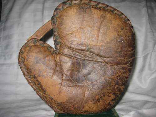 Spalding Brown Basemitt Front